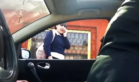 Sobald Ihr Mann porno filme von reifen frauen zur Arbeit geht, eine Frau sexy vor der Kamera und schob Ihren Arsch auf dicken dildo.