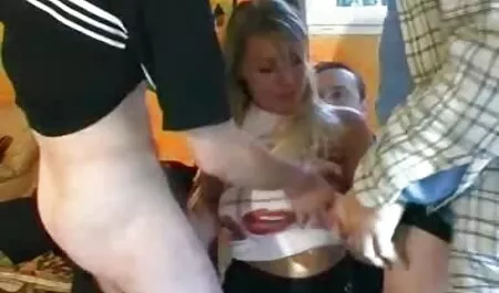 Ein Student sexfilme mit älteren frauen aus Kursk lädt alle seine Freunde und Bekannten zu einer Party in sein Haus ein. Sie haben Spaß, und Spaß haben, und ich bemerkte eine der schönen Frauen, die. Er hat sie in den Raum eingeladen, und das Mädchen hat ihn nicht abgelehnt. Dort öffnete das Paar seine Kleider und hockte sich vor dem Mann nieder und legte ihm unvergesslichen und kraftvollen Blowjob. Dann stand das Kind aufrecht auf dem Penis und begann aktiv zu springen, um sich an einem unglaublichen Sprung zu erfreuen.