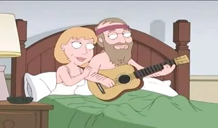 Der Typ in dem Hut, der Handschellen angelegt, Maske Mädchen die Hand und warf ihn zu Boden. Sie ist eine starke Hand wie eine Puppe und sie kann nichts tun. Die männliche Dominanz der Männer über das Mädchen, das in der Maske gehorsam ist, führt dazu, dass der Mann sehr aufgeregt war und mit ihr Liebe machen wollte. Er er. und dann beugen Sie sich fest in die Vagina brauchen nicht einmal Ihre Hand zu sexfilme kostenlos reife frauen werfen.