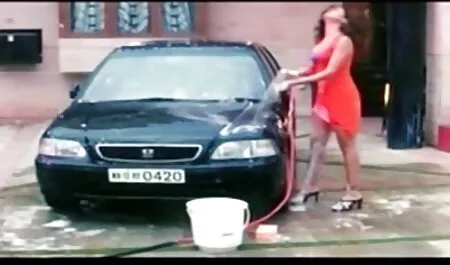 Ein Mädchen mit einer Brust reife frauen porno kostenlos auf das Bett und zieht ihre Unterwäsche aus. Er nahm das Spielzeug und steckte es in einen Hut.