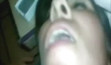 Der schwarze Mann begann den Körper der jungen Blondine mit seinen Händen zu fühlen und fragte, woher er komme. Aber Mädchen können sich nicht nur auf dieses Thema konzentrieren, die Hände sexfilme mit frauen ab 40 eines mächtigen schwarzen Mannes berühren Arsch und Titten. Dann zog der Mann eine kräftige Schokolade und weniger mit der Brustwarze heraus. Er half dem Mädchen, ihren Kopf sofort zu neigen und ihren Kopf in den Mund zu stecken. Er packte ihre Titten mit beiden Händen auf der Rolle und legte sie als Ritter, schob ihre rohen Lippen und zertrümmerte das riesige Loch. Er pflanzte Hündin mit Krebs, dann auf dem Rücken sitzen und begann Position öfter zu ändern. Und als Sie unterwegs waren, drehte er den Kopf zu seinem Gesicht und begann zu beenden.