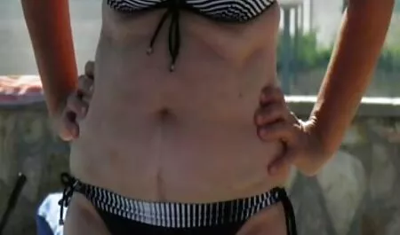 Ein junger Mann ging zu seinen Freunden, um herauszufinden, was Sie wollen. Frau liegt auf der Couch sexfilme mit frauen ab 50 und träumt von verdorbenen Sex. Sie beschloss, die Gelegenheit nicht zu verpassen und diesen Sohn für Sex zu erschaffen. Eine person kann leicht einen Mann, mit Ihren Titten. Sobald er glücklich war, beschloss er, ihr eine sehr schöne und in einer Vielzahl von Posen zu geben.