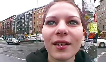 Jede dritte Frau hat einen langen Gummidildo. Der Knoten ist auf diese Weise reife frauen porno kostenlos in Tsatska verliebt, weil die Form des Lichts hektisch aufleuchtet. Milakhsya saugt ihn von allen Seiten und bat den Kerl, einen Schlitz mit einem Musikinstrument zu machen. Mit solchen Spielzeugen brauchen Feen lange, um glücklich zu werden.