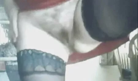 Das Mädchen hat einen Mann im Internet getroffen und sofort Sex angeboten, um Geld zu bekommen. Das Mädchen verpasste keine Chance, leicht und Spaß. Also lud sie den Mann ein, sie zu besuchen. Sehen Sie es im Roten Raum, der schön und schwarz ist. Er saß auf einem Stuhl und verlangte vorher Geld. Und wenn Sie das Geld Deal bekommen, gratis porno reife damen warf er sein Zimmer und kniete vor dem Mann. Er schickte den Stift mit den Händen in den Mund, beginnend mit den Lippen und fing sofort an zu saugen. Ändern und lecken. Das Thema wird krebsartig und die Suche nach einem Loch auf der Rückseite. Er zog das Mädchen in die Position des Fahrers und zur Seite, drehte sich um und bald wurde sie von der Muschi berührt.