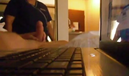 Kinder mit Brille, küsste den Mann mit der Kamera und sagte ihm, dass sie wie eine Ziege kostenlose sexfilme mit älteren frauen verhalten. Sie wollen geben und für einen Blowjob tun, sie verbreiten ihre Zunge zu schwach, ihre Länge und spielen sofort mit ihren Köpfen. Dann nahm sie aktiv seinen Kopf in den Mund und beginnt ihr und zwei anderen Mädchen zu schreiben, nur streicheln meinen Körper. Eine von hinten, leckt ihre Vagina durch ihre Unterwäsche und die andere, die sich unter dem Boden ihrer Brust befindet und schnell ihre Brustwarzen fummelt. Dann die Schönheit, sich vom Penis zu trennen. Ich brachte eine Banane zu meinen Freunden, damit sie sie üben können, und sie ging zurück zu saugen.