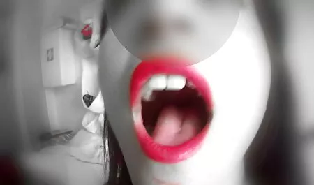Als er in den Raum trat, schlief er tagsüber friedlich. sexfilme mit reifen frauen Der Mann zögerte nicht lange und zeigte seine Brust ein wenig, um sowohl seine Vision als auch die Öffentlichkeit zu enthüllen, kleine Titten mit Brustwarzen, die auffallen. Dann nahm er seinen Penis heraus und steckte ihn in den Mund eines schlafenden Mädchens, aber Henker schön zu sehen, kann ihr keinen Blowjob geben, und die Männer fingen an, ihre Unterwäsche zu ziehen, dann haben Sie einen Sex, wo Schönheit aufwacht und anfangen, die unerwartete volle Geschwindigkeit!