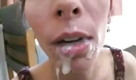 Babe verbrachte die Nacht mit seiner Freundin und ahnt nicht einmal, dass sie mit sanftem Streicheln wie ihr Arsch sein wird. Ein Mädchen ist hinterhältig Schuhe zu Zimmer zu schlafen und begann, seinen Plan umzusetzen. Es beginnt mit dem Glück der streichelnden, Esel, Chrysalis porno kostenlos reife frauen Menschen einschlafen und gab ihr ein angenehmes Gefühl. Um Höschen zu entfernen, behandeln die Mädchen das Gummiband unter der nassen Zunge.