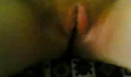 Junge und schöne Brünette trägt Lippenstift mit Lippenglühen, so dass, wenn Fotos des Paares leicht Narben auf seinem Penis hinterlässt. Ich saß auf meinem Kopf und küsste kühn ihren Kopf. Er leckte seine Zunge von unten und begann langsam zu saugen, sexfilme mit frauen über 50 zog den Rand mit der Zunge, schluckte den Schwanz tiefer und bewegte seine Hoden mit einer nassen Zunge. Ziehen Sie ein Mitglied, er packte den Penis mit den Händen und drückte seinen Mund, um Sperma zu bekommen.