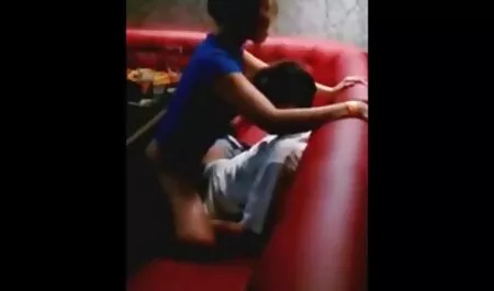 Das orientalische Mädchen basiert nicht auf Sex, und deshalb zog es unter dem Loch mit den Fingern und dem Stöhnen die Aufmerksamkeit ihrer Nachbarn auf sich. Der Mann beeilte sich, dem Mädchen sexfilme ältere damen zu helfen und vielen asiatischen Frauen zu helfen, sie fängt den gewünschten Orgasmus ein.