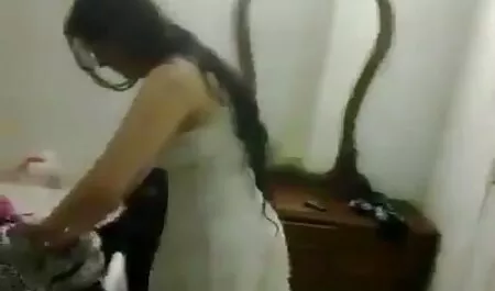 Niemand wird die Leute, die Sie lieben, nackt im Badezimmer lassen. Er ging ungebetene Gäste, ein Mann beginnt sanft seinen Körper zu streicheln. Und wenn er aus dem Wasser tritt und den Körper reinigt, ziehe ihn auf deutsche porno reife frauen das Bett und trockne weiter, den großen Baum.