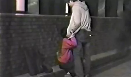 Ein schwarzer Mann stand neben ihm reife hausfrauen porno im Auto und telefonierte, als plötzlich ein Teenager das Auto mit seinem Skateboard zerstörte. Der Junge wird wirklich ein alter und schwarze Männer begleiten ihn zu seiner Mutter. Die Leute haben kein Geld für Reparaturen, Versorgung und Sex zu bezahlen. Schwarz wie diese Idee, und er stimmte zu. Der Mann verzeihte der Frau nicht und riss sie in Stücke.