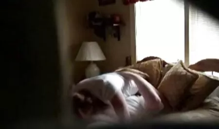 Ein Mitglied der schönen Menschen, schwarzer Mann, wollen sich in einer Vagina einer Frau versuchen. Und der Besitzer der größten Reise wissen, wo es zu setzen, um die höchste bekommen kann mit einer Wahrscheinlichkeit von neunzig Prozent zufrieden sein. Die Schwarzen verlieben sich in den Mann und zusammen gehen sie zu seinem Haus, wo sie sich mit nur einer Frau trafen, in einem Gespräch mit diesen schwarzen Männern, um sich von ihr scheiden zu lassen, und direkt vor Ihren Freunden, dem Sohn der Person, die dies deutsche reife porno getan hat.