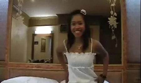 Das kurze Haar hob Kleid und sieht gut aus mit Masturbation, sitzt reife frauen porno kostenlos auf einem Stuhl, in der Mitte des Tages.