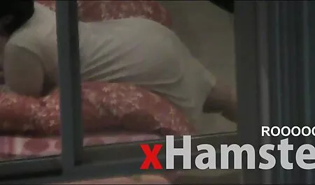 Ein kluger Mann, der für ihn als Haushälterin arbeitete, im Smoking fuhr, Getränke und alles andere trug. sexfilme gratis mit reifen frauen Schönheit ist seit langem liquidiert und dieses Mal beschlossen, alle zu täuschen, warum nicht? Gut. Sie rief ihn an, küsste Sie und sagte, ausziehen. Die Person ist offensichtlich nicht gegen ein solches Verlangen, sie warf schnell alle ihre Kleider und legte ihre Kinder auf den Penis, sie hat gehorsam Schraube in den Mund und gehen zu blasen.