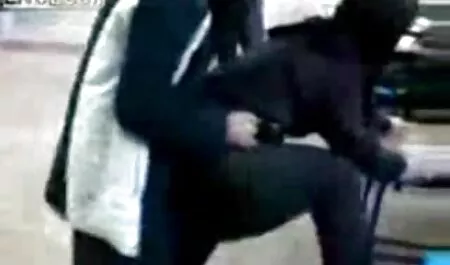 Die Mädchen reife frauen porno kostenlos gehen in den Wald für ein Picknick und eine Flamme in der Luft. Sie saß vor einem Stuhl und begann sich vorzustellen, wie sie wie eine Fee aussieht, die Seifenblasen offen ließ und in Rauch ausblies. Sie ist sehr glücklich mit ihrer Fantasie. Die Hitze des Feuers war auch interessant, und dieser Hund, sogar ihre Hose aus ihren Augen und fing an, schnell zu masturbieren. Führen Sie die Finger einer Hand ein, um die anderen Finger an der Klitoris zu reiben. Die Schrauben setzen sich und starten.