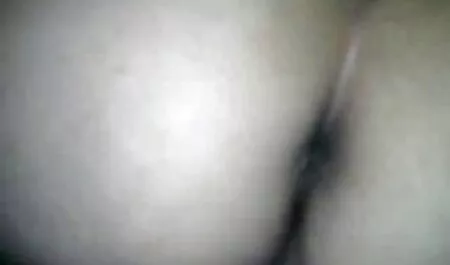 Sie fragte ihren Freund nach ihm und fing an, die Kamera zu nahe zu greifen, um jeden Millimeter seines Körpers zu sehen. Er zog Pussy Zakam interviewte ihn und bat ihn, mit offenen Beinen auf einem Stuhl zu sitzen. Sie half ihren Fingern, ihre Lippen zu strecken, pflanzte seinen Mittelfinger und begann, die Muschi zu massieren. Ich wollte mich auch ausziehen, aber ihr Spiel wird von einem Mann unterbrochen, der keine dummen Fragen darüber stellt, was sie tun, sondern anstatt das Stück zu ältere sexfilme rollen, und eine Knopfschleife beginnt unabhängig.