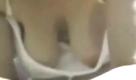 Eine sanfte Umarmung und sofort laufen, um sich gegenseitig porno kostenlos reife frauen einen süßen Kuss zu geben. Mädchen, zärtlich und liebevolle Frau und beide bereit für einander ohne eine Spur. Nach einem süßen Kuss, bevor sie sich auszuziehen beginnen, rollen Sie vorsichtig die weißen Strümpfe der Beine der Blondine auf. Sie schob ihn hinter sich und zog ihre Unterwäsche aus, dann keine Kleider mehr in diesem Kleid. Sie berührte mit ihren Lippen und fing sofort an zu lecken und streichelte sie sanft. Er änderte seine Position und setzte sich mit seinem Hut auf sein Gesicht. Und während die Blondine von unten, zog sie eine Perle zwischen seinen Füßen und warten auf den Orgasmus.