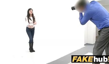 Die kam, um eine Pornodarstellerin zu interviewen, berühmt, und als sie anfing, Bilder zu schnappen Hunde, die Reporter der Brust wollen. sex filme mit reifen frauen Und hör nicht dort auf. Er entschied, dass er absolut nicht genug Bewegung und Sex haben wird.