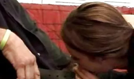Das Mädchen wurde zu einem Mann auf dem Flur verlobt und erkannte, dass, wenn sie die Bar gefangen, sie Muskeln verletzt. Sie sagte, dass sie als Masseurin gearbeitet, und lädt ihn zu der Sitzung. Ich verbrachte es auf, Ledersitze, sofort erforderlich zu zahlen, und wenn wir die Banküberweisung erhalten ja, Ich kenne die Regeln. Er zog sich völlig aus, zog deutsche sex filme mit alten frauen sie aus und als er die Titten sah, erhielt er ein volles Wasserbad und setzte sich neben ihn. Als ich die Spitzen aus dem Wasser sah. Lecken und hocken zwischen den Beinen, Dessous, Titten. Er brachte eine Luftmatratze auf den Boden, legte sie auf den Bauch und streckte seine Muskeln. Er drehte sich um und fing an, die Klitoris an ihrem Kopf zu reiben, will die Waffe ausprobieren. Sie haben einen Mann gefolgt, und endet an der schönen Loch.
