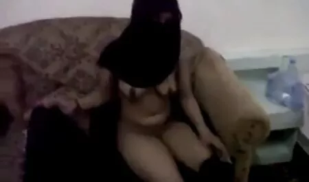 Schöne junge Mädchen völlig nackt vor der webcam, die enthalten ist. Er schämte sich nicht, wo im Gegenteil, süß, sehr wie die Tatsache, dass er viele Komplimente erhalten und vulgäre Witze über ihn gemacht porno free reife frauen hatte. Sie setzte sich mit ihren eleganten, bequemen und zur Seite geneigten Beinen hin. Die MILF beginnt nass zu schlagen, Hut, fingern, und versuchen, eine saubere Brust mit Brustwarzen herausragen zu drücken.