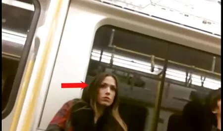 Eine Blondine in Strümpfen nimmt seine Milch sehr viel, und langsam ihr schwarzes Höschen entfernen, während Sie auf Ihrem Stuhl sexfilme gratis mit reifen frauen weißen Bohnensack sitzen.