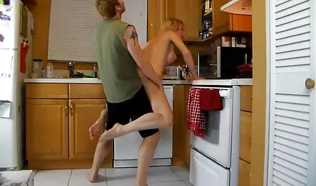 Junges Mädchen sexfilme ab 40 möchte sich auf die Prüfung vorbereiten und Sex mit der Tutorin Brittany Bardot haben, aber sie kann nicht sitzen und ihre Mutter in eine Vagina stecken.