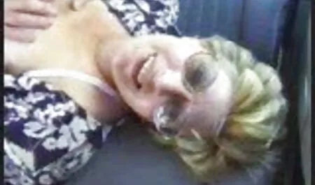 Diese schöne Frau begrüßte ihn, porno ü50 süß, und zeigt sofort die Größe ihrer Brüste und streichelte sie mit ihren Händen unter der Bluse. Diese Frau weiß genau, wo sie eingeladen ist und kann es kaum erwarten zu sehen, wie ein echter Mann sie trocknet. Sie sah die Figur zurück Sie sehen Pussy und sitzt auf einem Stuhl, beginnen, es mit den Fingern zu reiben und vorzubereiten. Sie öffnete Ihre Bluse und zeigt Ihre Titten, und nahm sofort ein Mitglied der großen Männer, saugen sie wiederum. Er leckte den Deckel, dreh deinen Kopf und iss mit seiner Zunge. Dicker Mann geht in ihre Vagina und das Mädchen begann hart zu gehen, ein Stöhnen und drücken sie. Sie steckten ihn in einen Krebs und erzielten einen Punkt, drehten den Hund woanders hin und Montag, der Mann fickte sie von hinten. Pumpen Sie es auf zwei Federn, und dann essen wir Sperma.