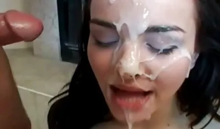 Die Mädchen waren sehr nett zu ihrem Freund, wenn sie wieder auf die Kamera und beginnen zu filmen. Neben ihrem Höschen und großen elastischen Titten fing sein Schwanz sofort an zu wachsen. - Und er hockte zwischen den Beinen des Mannes, wickelte seinen Kopf vor Schmerzen ein, packte den Penis in seinen Mund und drückte seinen Kopf zurück. Aber als sie ihren Kopf zur Seite dreht, sah sie den Ausdruck ihrer Mutter, nur dass sie nicht genau hingeschaut sex filme mit reifen frauen hatte. Zukünftige Rückkehr zu seiner Seite, Brennen vor Scham und Wachstum, die ihn sofort durch ein Mitglied ersetzt. Und dann Taste, um die Schuppen seines Kopfes zu starten, jeder versucht, die cm so viel wie möglich zu erfassen. Und die Bauern wollen es plötzlich beenden. Sie stand auf und drückte das Sperma Blondine.