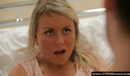 Gloria hat einen Kragen und innen und so ist das Modell schön, es ist wie Sex mit einem Schwarzen, weil schwarze Menschen mehr als eine weiße Person haben. Und heute gab sie Pussy ein Weiß, um einen Mann mit einem Penis zu brechen. Nacktes Mädchen steckte es in ihre Muschi und sprach mit dem Herrn, seinem Haus und Bett. kostenlose pornos reife frauen