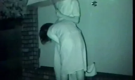Boss war begeistert von dem schwarzen Assistenten und kostenlose pornos reife frauen brach seinen Hut und Mund am Ende des Büros in der Mitte des Wechsels.