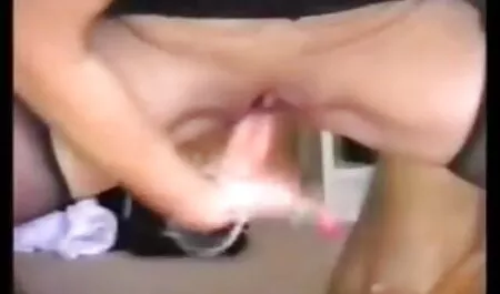 Meine Tochter erzählte ihrer Mutter von Modekleidung, und ihre Mutter möchte Sie mit interessanteren Dingen erfreuen. Ich schlage vor, wir versuchen miteinander zu schlafen. Meine Tochter zieht sich aus und beginnt mit Muschi zu masturbieren und ihr Mann schaut sie von innen an. sexfilm alte frau Ihre Mutter, T-Shirt von Pflegetochter ihre Zunge an ihre Titten und fing an, sie vor Freude zu lecken. Ich rieb meine Zunge an der Klitoris und machte die Einstellung des Schlitzes mit einem Finger. Sie brachte zum Orgasmus und gab ihrem Mann eine Tochter und nahm Sperma auf ihre Zunge.