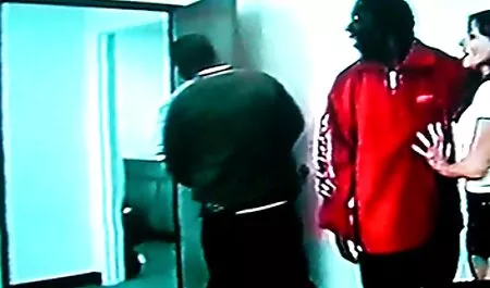 Und dieser Junge kennt eine seltsame, verdorbene Mutter und sogar eine Mutter und Tochter von kleiner Statur, die jüngste, eine alte Freundin. Sie zündeten die Flamme der Leidenschaft an, streicheln sich gegenseitig und genießen dann einen Dreier mit einem Mann. Wie leidenschaftlich saugt die Mitglieder zusammen, leckt Eier, und dann müssen alle drei viel Spaß und voller Leidenschaft sein. Der Mann sexfilme reife frauen sollte wirklich auf dieses Mädchen achten, denn wo findet er nicht sehr viele gleichzeitig?
