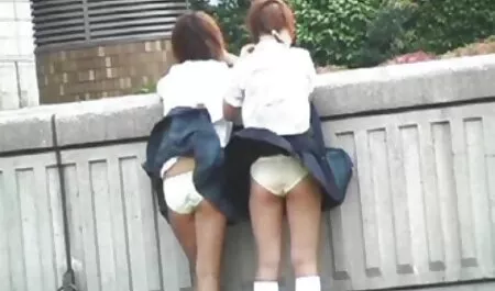Dieser Typ hat keinen Sex, aber die Mädchen wissen, wie leidenschaftlich und interessiert an ihr. Ich zog die Hose aus. Er schüttelte seine Glieder mit der Zunge und dem Mann. Zur reife weiber filme Hölle mit Belaiannya pflanzte er einen Fuß und endete mit seinen Zehen.