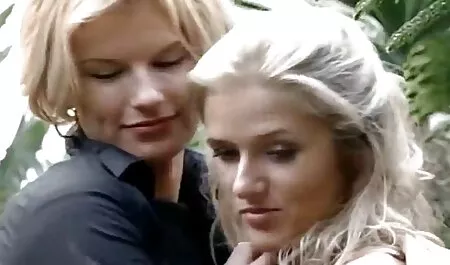 Setzen Sie vor der Kamera, so dass besondere Mädchen, wenn der Bediener beginnt immer sexfilm mit alten frauen verdorben erfordert. Anfangs bat er das Mädchen, sein Loch zu geben. Er streckte seine Hand aus und hatte eine Beziehung zu seinen Fingern.