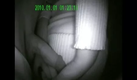 Eine schwarze Frau aktiviert das Streicheln zwischen den Beinen, wenn ihr Freund in den Raum. Anstatt ihn zu schockieren und zu schimpfen, kniete sie sich vor die Couch und fing an, ihre Vagina zu kostenlose reife frauen pornos lecken. Wenn beide die Puppe ohne Kleidung, gingen sie in den Raum und beginnt streicheln einander. Großen schwarzen Schwanz in 69 lecken, während, schwarzer Hut, beziehungsweise.