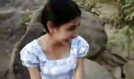 Ein Freund, ein Mädchen mit schwarzen Haaren, schiebt Erektion in die Vagina. Nach der Paarung, ein Mann gesenkt reife frauen porno kostenlos Sperma zu seinem Partner sind Betrüger.