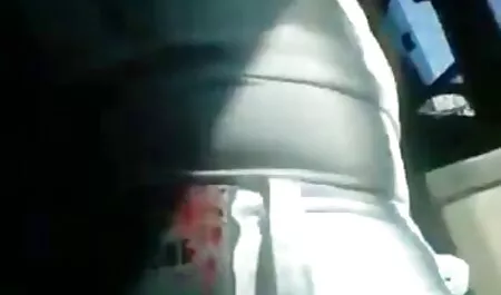 Wenn es Zeit ist zu arbeiten, das Küken und legen Sie auf der Außenseite seiner Kleidung in den Schrank. Ich saß auf dem Bett, lockere die Stiefel und Hosen. Der Rest trägt ein rosa Hemd auf der Brust, das schön ist und sich auf dem Lauf befindet. Er hob seine Hand, als er seinen Oberschenkel zwischen seine Unterwäsche schob. Erkenne, dass sie zum Orgasmus kommen will,ihr Höschen von ihr, halte ihre Brust mit einer Hand und reibe ihre Vagina mit der anderen. Nackt, legte sie sich hin und reife porno videos stöhnte ruhig führte sie zum Orgasmus.