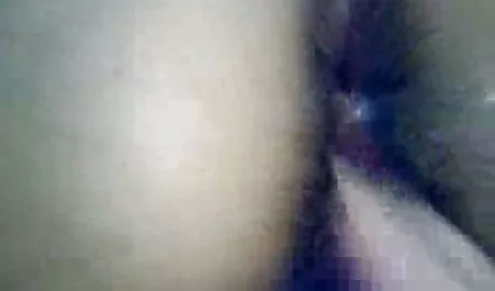 Das süße Mädchen, das Sie erleben möchten, ist leidenschaftlich und sinnlich mit seinem Partner. Schönheit ist bereit, kostenlose sexfilme reife frauen Sex mit ihm zu haben. Sie ging mit dem Mann, der auf dem Stuhl saß, sie fingen an, sich gegenseitig zu streicheln, Oralsex zu machen, und schließlich fingen die Leute an, Eiter von denen zu bekommen, die es nahmen, dann landete er in einer Kuh, die ohne Ihr Huhn entfernt wurde.
