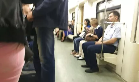 Ein lockiges Mädchen hat lange keinen Sex mehr und muss Haare in einem Hut wachsen lassen, und heute wird sexfilme mit reifen frauen die Puppe ins Badezimmer geschickt.