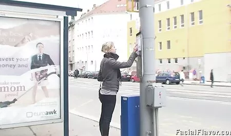 Zwei Arten von dunkler Haut trafen einen Mechaniker auf einer porno ü50 Ruhestandsparty im Hotel Sex in Pussy.