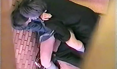 Atmung Die Brustwarze befindet sich auf der Rückseite von ihnen und versuchen, mit ihrer Aufregung umzugehen. Er legte seine Hand zwischen seine Beine, beugte seine Finger und fing an, sie auf die Klitoris zu drücken, um Wellen des Vergnügens durch seinen Körper zu senden. Ich habe von schwarzen Menschen in der Hand schmiere ich meinen Kopf, und gab mir die Muschi, mit den Oberschenkeln der Freude Angenehm. Nach einer Weile wurden Sie wegen des Orgasmus verlängert und beim Ausatmen schlank. Er ging und wiederholte das Verfahren erreicht den sex filme mit reifen frauen Höhepunkt der Freude.