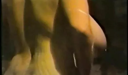 Ein junges ukrainisches Mädchen mit riesigen Peeling aus ihrer Unterwäsche und begann, die Brust zu massieren. Sie ist stark stöhnt von der Glätte ihrer Haut und fuhr fort, all reife hausfrauen porno ihren Charme zu studieren. Khokhlushka liegt auf dem Bett und wird schließlich das Höschen los. Er berührte den glatzköpfigen Mann seine Mütze mit dünnen Fingern und streckte seine Lippe aus. Spielen mit der Schattierung ihrer Augen mit Vergnügen. Vollbusiger Glaube an Selbstbefriedigung.